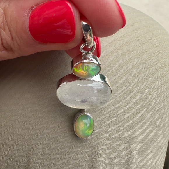 Elegant sterling Silver with Blue Flash Moonstone and Ethiopian Opals in Pendant - Picture 2 of 5